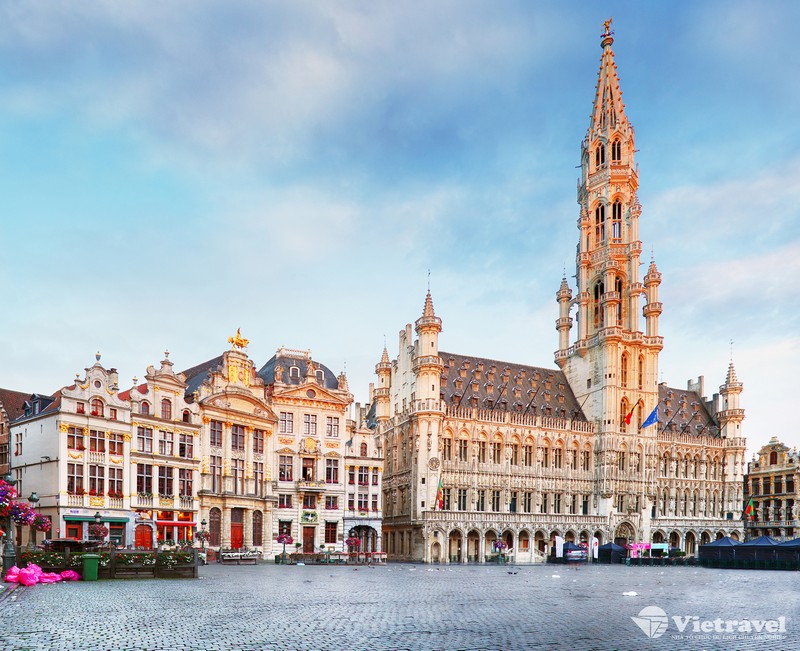 PARIS – BRUSSELS – ANTWERPEN 	(Ăn ba bữa)